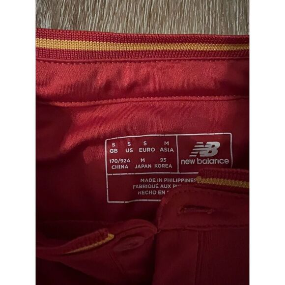 Liverpool F.C Mens Red New Balance Home Soccer Jersey Size Small - Picture 3 of 3